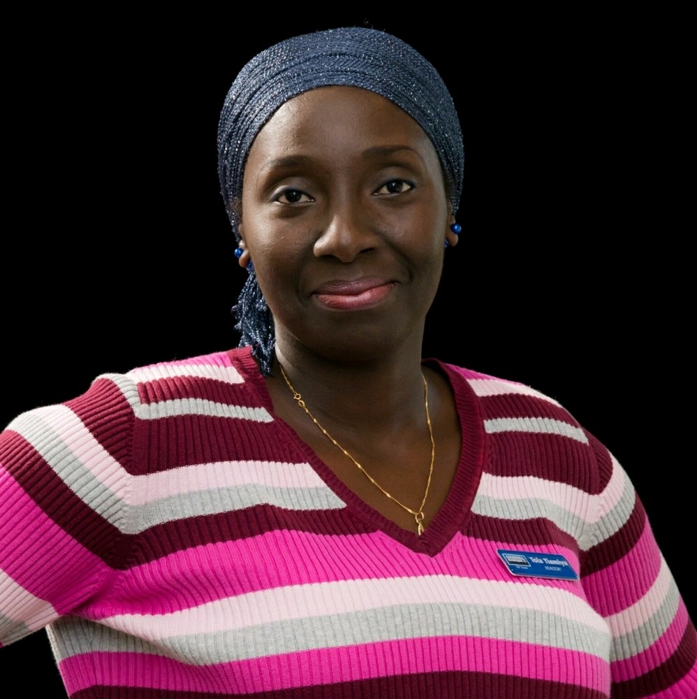 Meet your Posher, Tola